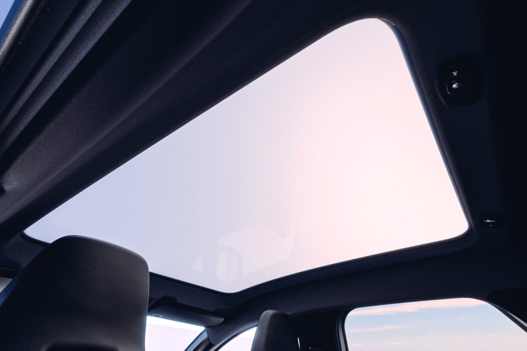 Nový Mitsubishi Grandis - elektrochromatická presklená